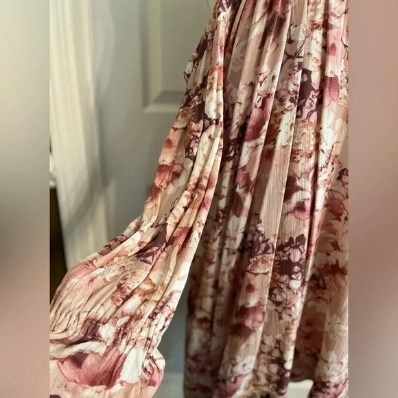 Miss Me Prized Possession Halter Off The Shoulder
Floral Ruffle Dress S. NWT - Picture 12 of 16